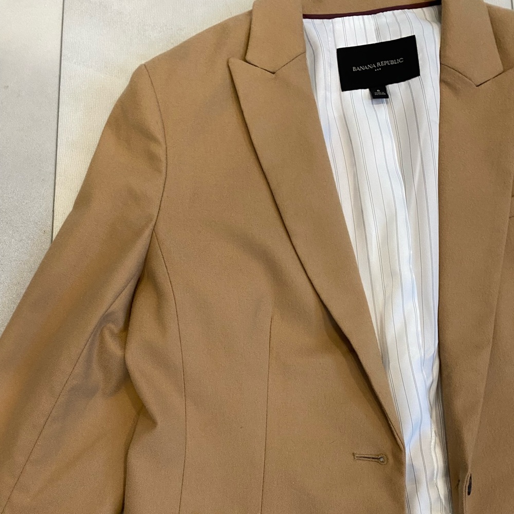 Women’s Banana Republic blazer
